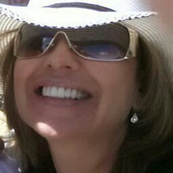 Meet your Posher, Carmen - Picture 1 of 1